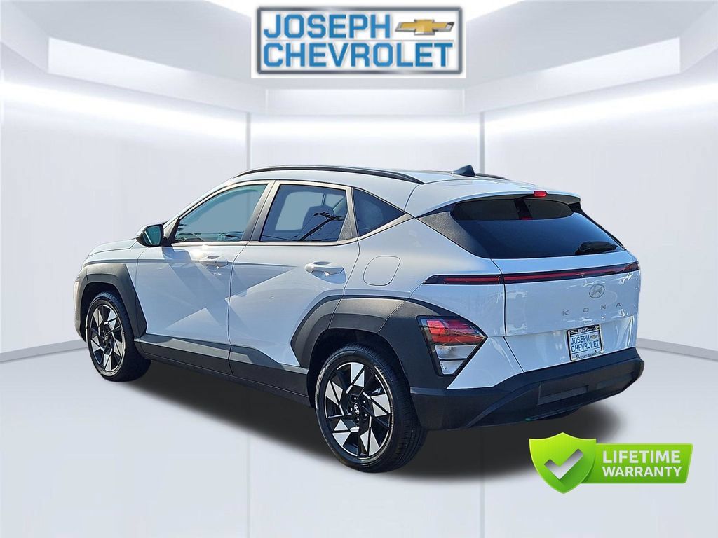 Used 2025 Hyundai Kona SEL FWD image 4