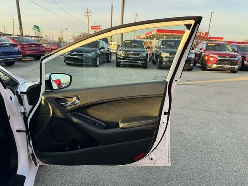 Used 2015 Kia Forte EX image 23
