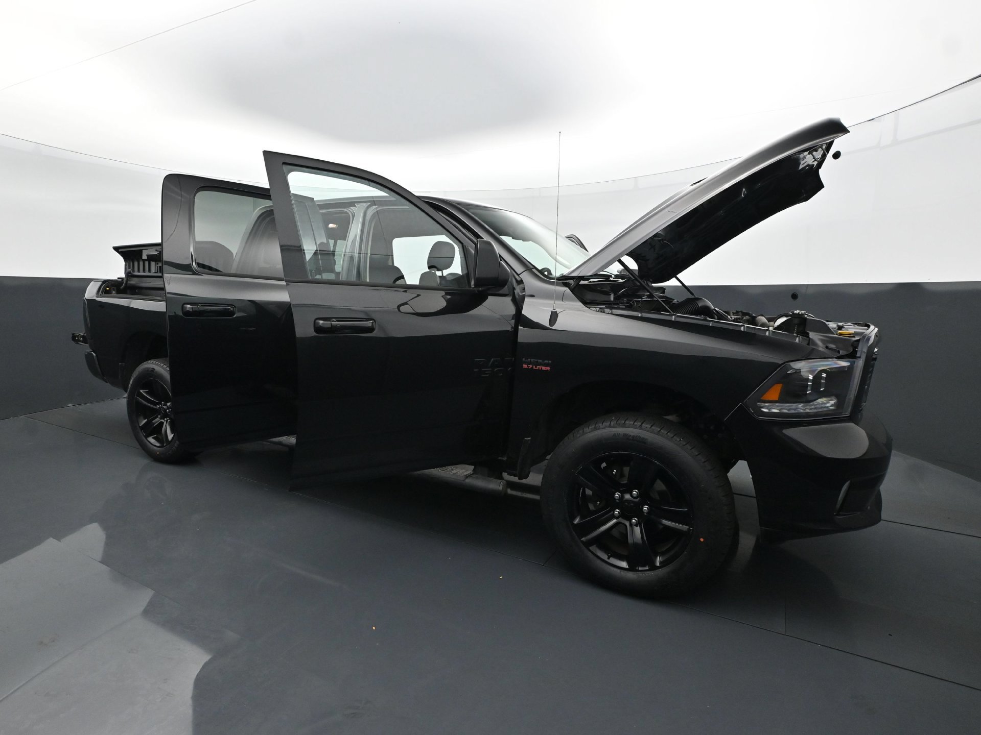 Used 2015 RAM 1500 Sport w/ Black Ram 1500 Sport Group AWD/4WD image 37