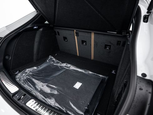 Certified 2026 Porsche Macan AWD/4WD image 24
