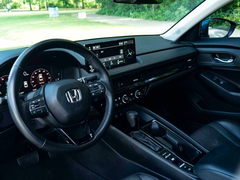 Used 2023 Honda Accord EX-L image 16