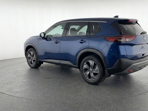 Used 2025 Nissan Rogue SV image 6