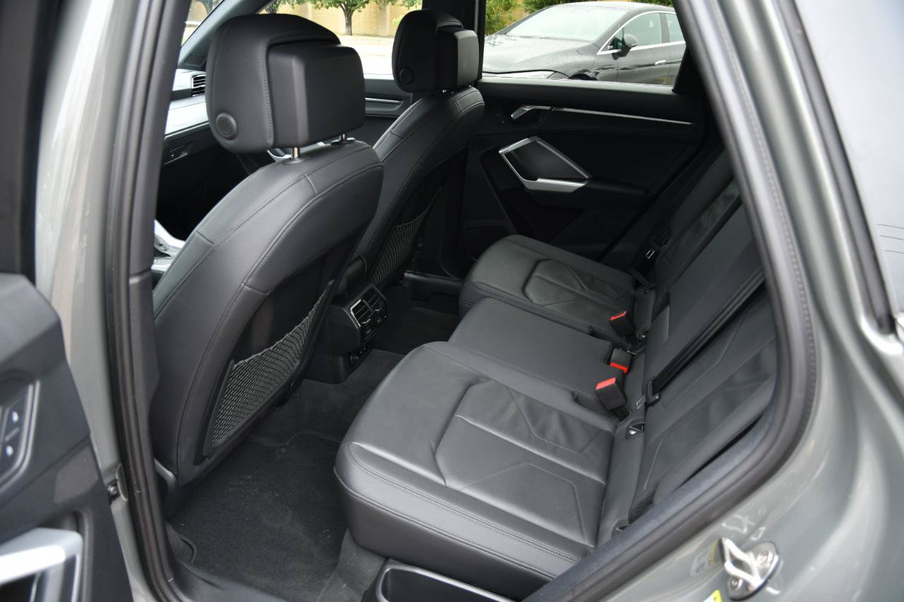 Used 2024 Audi Q3 2.0T Premium AWD/4WD image 24