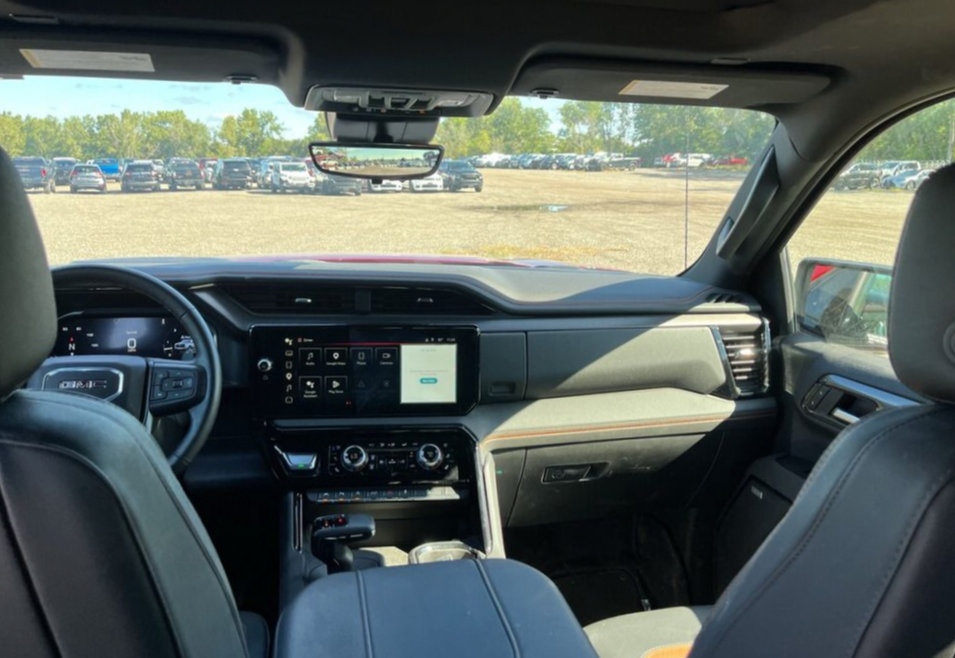 Used 2025 GMC Sierra 1500 AT4 w/ Technology Package AWD/4WD image 10