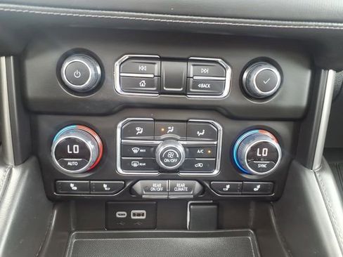 Used 2023 Chevrolet Tahoe Z71 w/ Luxury Package AWD/4WD image 22