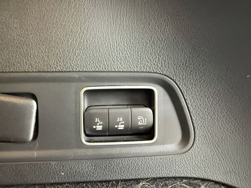 Used 2024 Mercedes-Benz GLS 450 4MATIC image 27