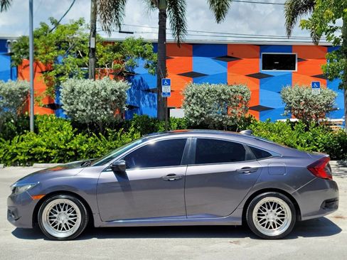 Used 2016 Honda Civic EX-T image 9