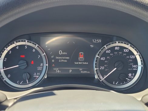 Used 2023 Toyota Highlander L AWD/4WD image 12