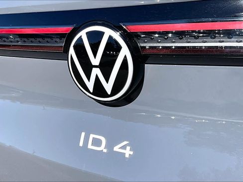 New 2026 Volkswagen ID.4 Pro image 15