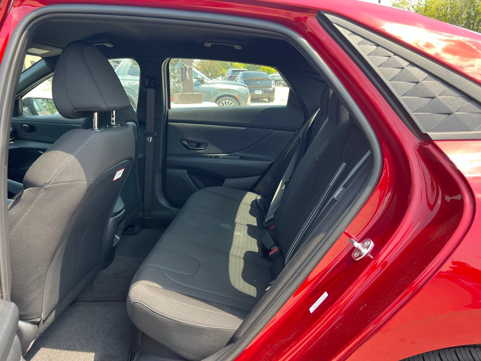New 2025 Hyundai Elantra SEL w/ Cargo Package FWD image 16