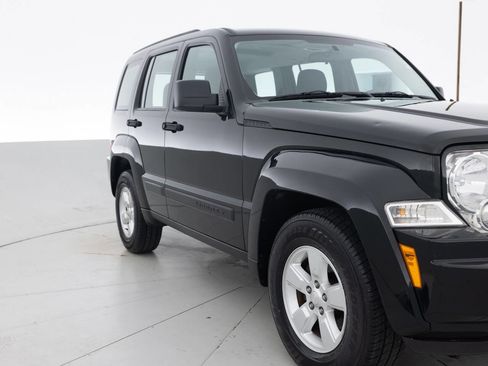 Used 2012 Jeep Liberty Sport AWD/4WD image 11