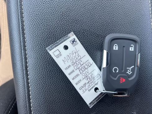 Certified 2023 GMC Acadia SLE w/ Driver Convenience Package image 25