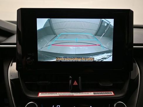 Used 2024 Toyota Corolla Cross LE FWD image 4