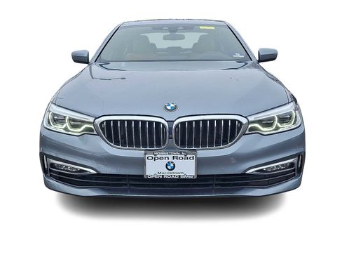 Used 2017 BMW 540i xDrive image 2