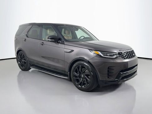 Certified 2024 Land Rover Discovery Dynamic SE AWD/4WD image 3