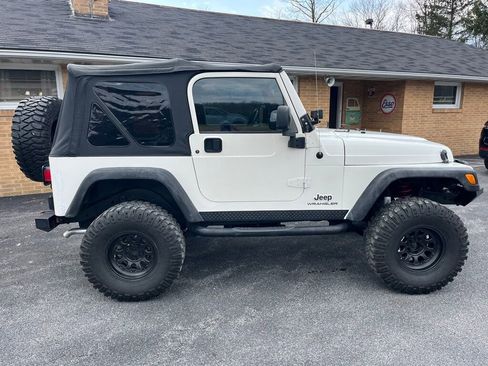 Used 2005 Jeep Wrangler SE image 2