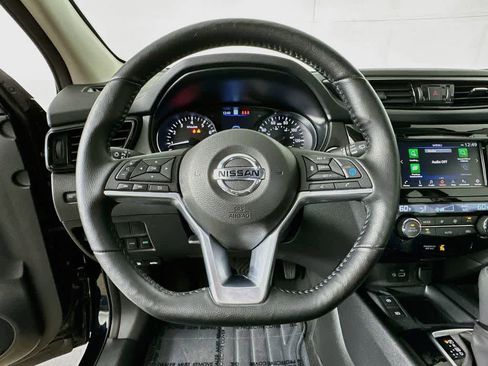 Used 2022 Nissan Rogue Sport SL AWD/4WD image 16