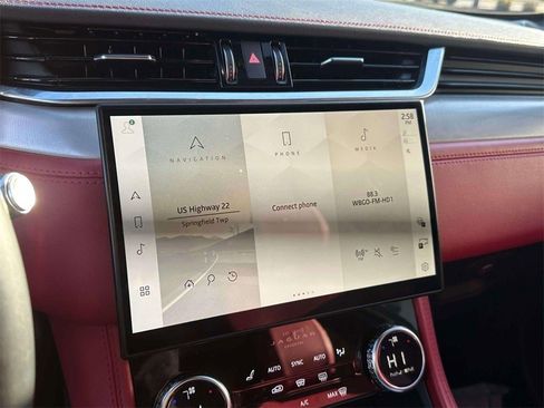 Used 2021 Jaguar F-PACE R-Dynamic S image 29