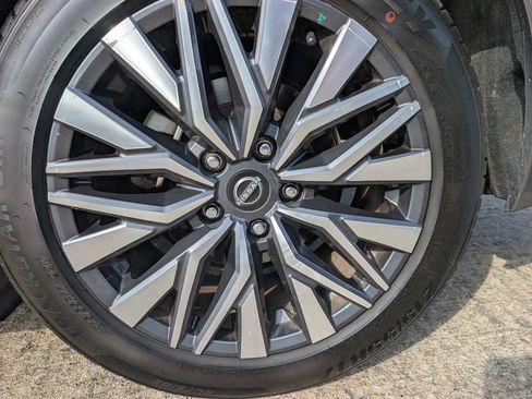 Used 2024 Nissan Altima 2.5 SV FWD image 7