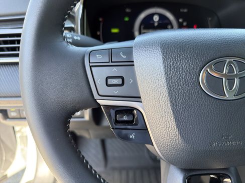 Used 2025 Toyota Camry SE FWD image 24