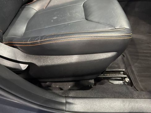 Used 2020 Subaru Crosstrek 2.0i Limited w/ Moonroof Package w/Navigation AWD/4WD image 13