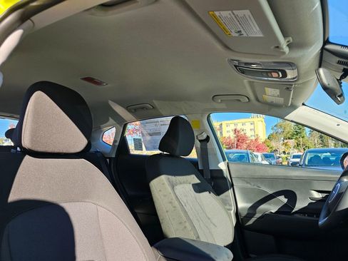 New 2026 Hyundai Kona SE image 11