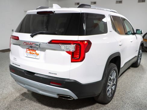 Used 2023 GMC Acadia SLT AWD/4WD image 7