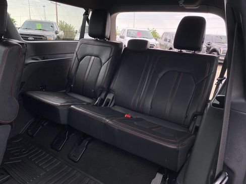 Used 2024 Ford Expedition Max Limited AWD/4WD image 38