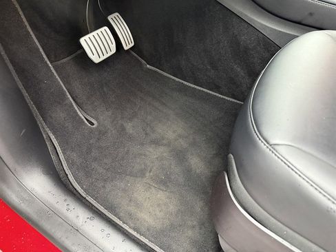 Used 2022 Tesla Model Y Performance image 13