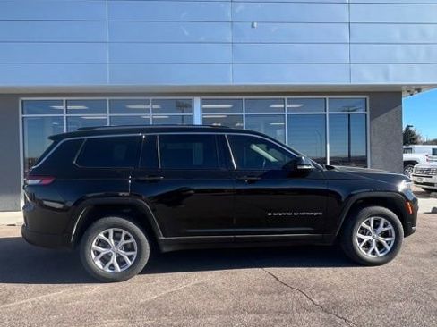 Used 2021 Jeep Grand Cherokee L Limited image 1