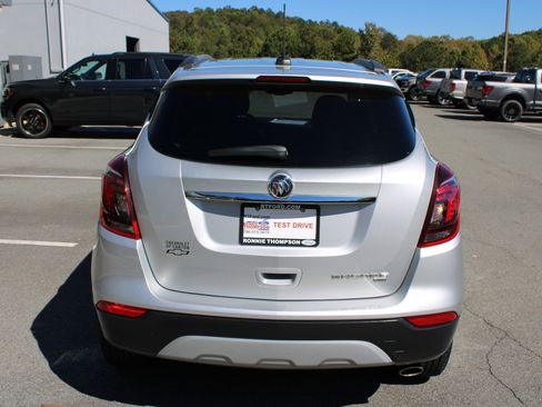 Used 2021 Buick Encore Preferred image 4