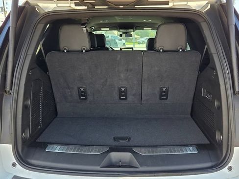 Used 2024 Chevrolet Tahoe Premier RWD image 7
