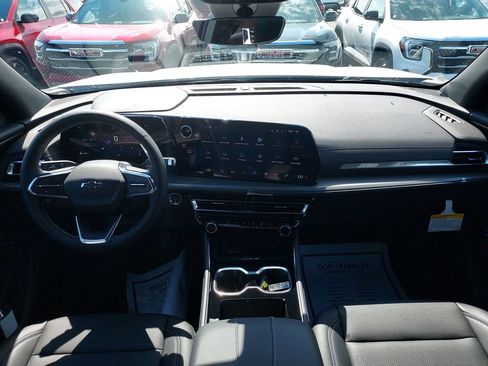 New 2027 Chevrolet Traverse LT w/ Midnight/Sport Edition FWD image 15