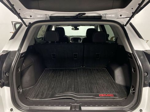 Used 2024 GMC Terrain SLE w/ Driver Convenience Package FWD image 22