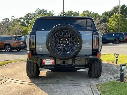 Used 2024 GMC Hummer EV 2X w/ LPO, Illumination Package AWD/4WD image 6