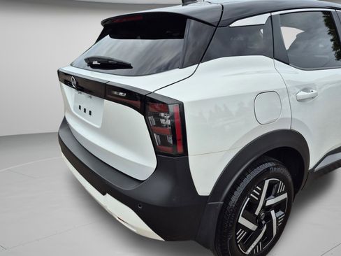 Certified 2025 Nissan Kicks SV FWD image 34