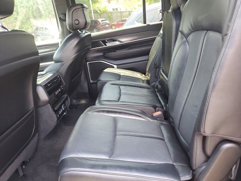 Used 2022 Jeep Wagoneer Series III image 13