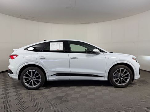 Certified 2022 Audi Q4 e-tron Prestige w/ S Line Plus Package AWD/4WD image 8