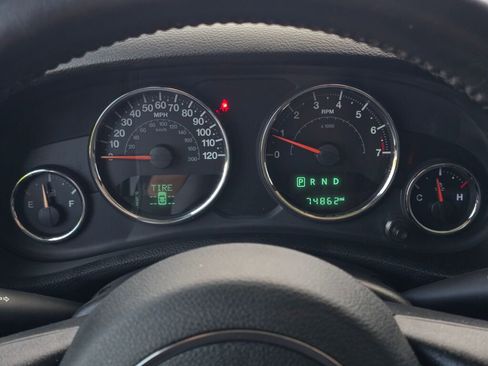 Used 2017 Jeep Wrangler Unlimited Rubicon w/ Max Tow Package image 22