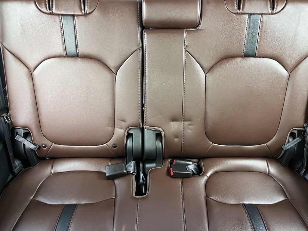 Used 2024 Honda Pilot Elite image 16