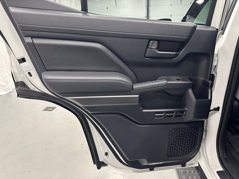 Used 2025 Toyota 4Runner TRD Off-Road image 40