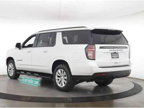 Used 2024 Chevrolet Suburban Z71 w/ Luxury Package AWD/4WD image 8