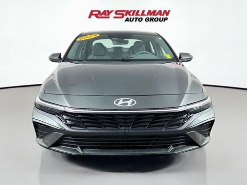 Used 2024 Hyundai Elantra SEL FWD image 2