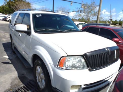 Used 2006 Lincoln Navigator Luxury image 1