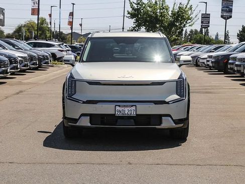 Used 2024 Kia EV9 Land AWD/4WD image 7