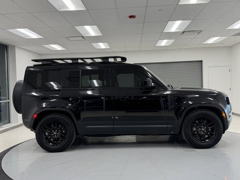 Used 2025 Land Rover Defender 110 S image 6