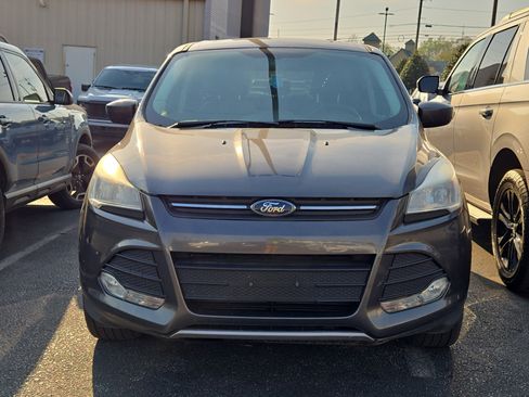 Used 2015 Ford Escape SE image 2