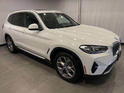 Used 2023 BMW X3 xDrive30i w/ Premium Package w/ZPA AWD/4WD image 3