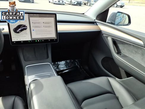 Used 2023 Tesla Model Y Long Range image 13