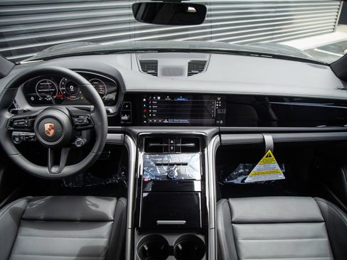 New 2026 Porsche Panamera RWD image 21